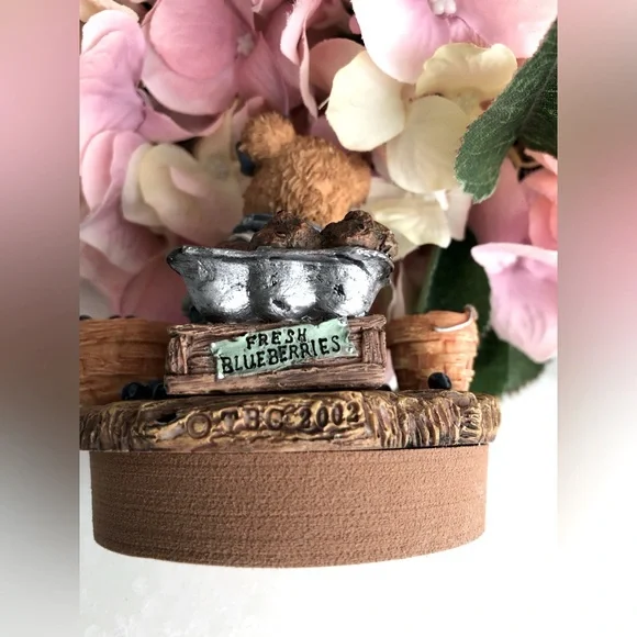 Boyds/Yankee Candle “Muffin B. Bluebeary”  The Boysenbeary Patch - Picture 2 of 9